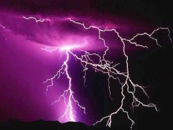 Mộng mị thấy sấm sét diễn ra nhanh chóng