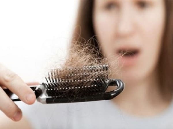 Mộng thấy tóc rối hoặc bẩn