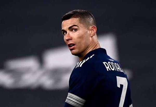 Đêm nay Ronaldo sẽ trở thành cầu thủ ghi bàn nhiều nhất thế giới