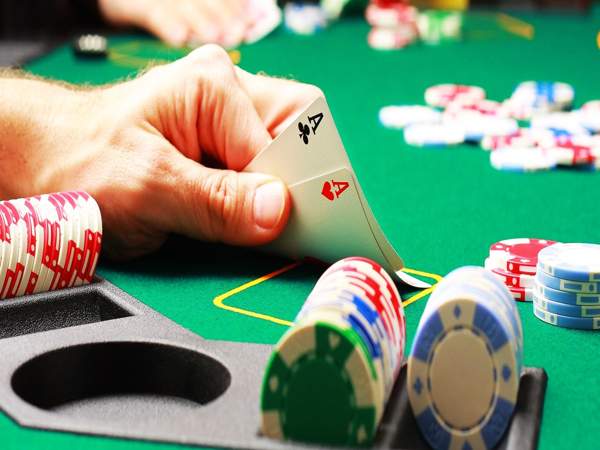 Poker là gì luật chơi chi tiết cập nhật mới nhất tại 123b