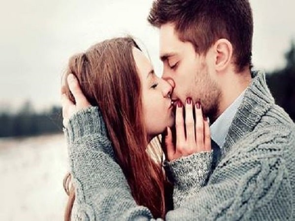 Nằm mơ thấy hôn bạn thân thử vận may với con gì?