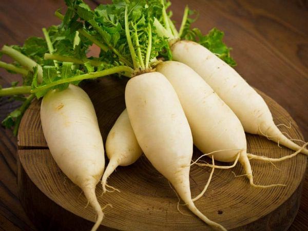Nằm mơ thấy củ cải đánh con gì
