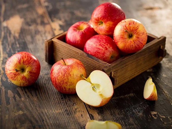 Mơ thấy quả táo đánh con gì trúng to, điềm đen hay đỏ?