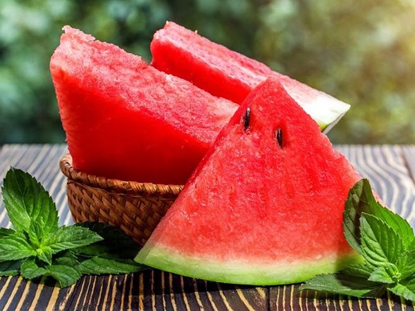 Mơ thấy quả dưa hấu đánh con gì trúng to, dự báo điềm gì?