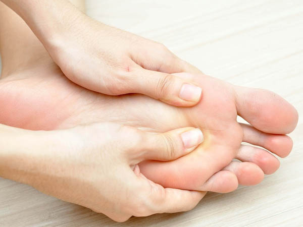 Mộng mơ thấy đôi chân bị trói buộc