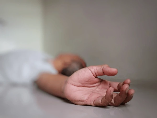 Chiêm bao thấy 2 người chết mà bạn quen biết