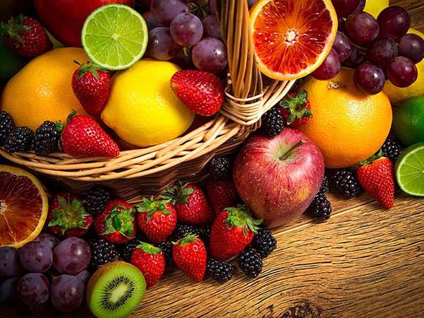 Giải mã điềm báo kỳ lạ khi nằm mơ thấy trái cây chín đỏ