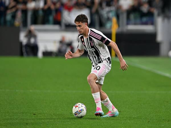 Phong các chơi bóng nổi bật của Kenan Yildiz