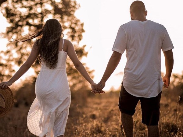 Nằm mơ thấy mình có người yêu là điềm gì, đen hay đỏ?